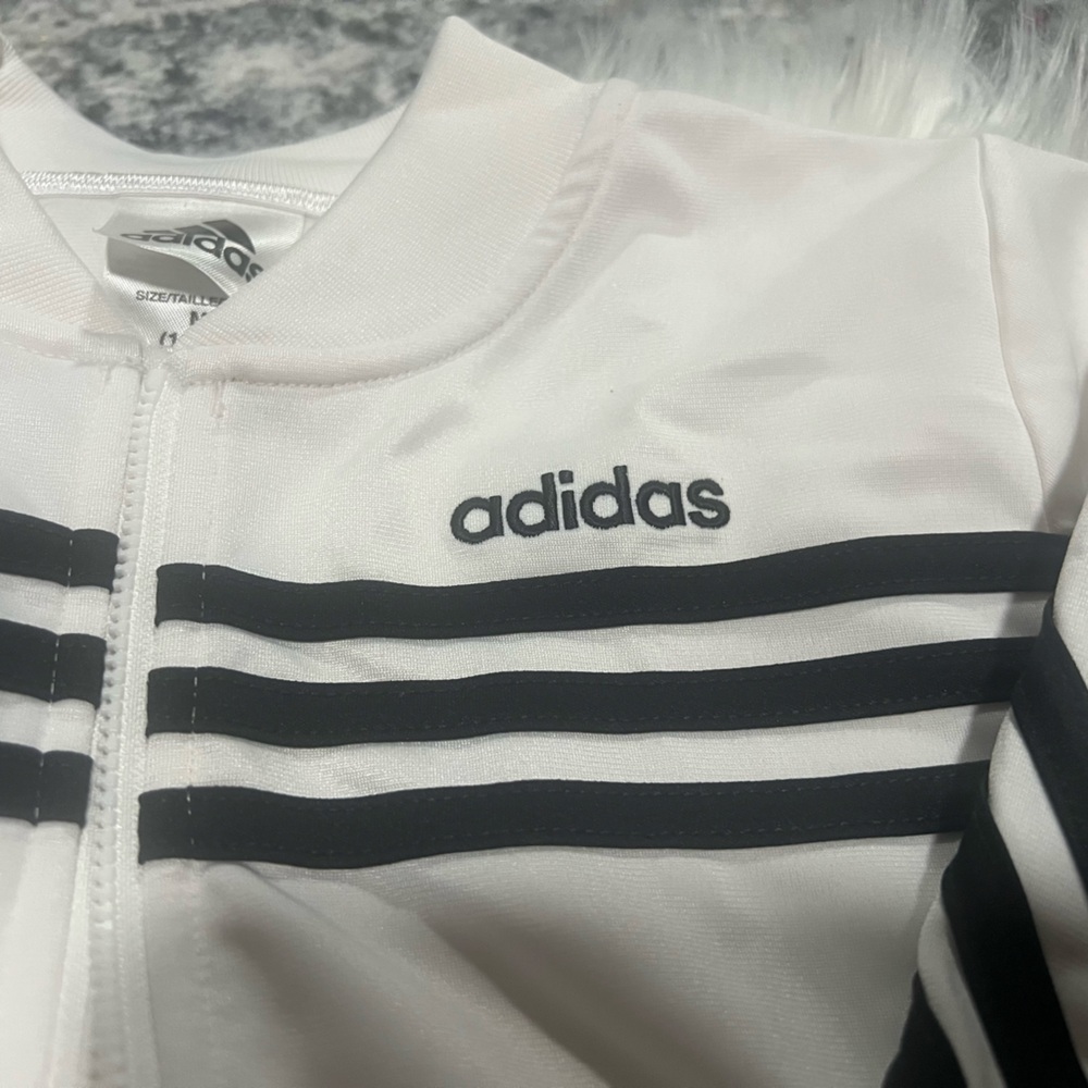 Adidas - Picture 2 of 4